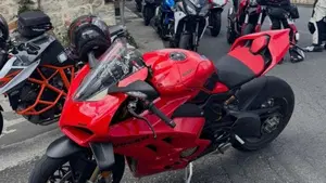 Ducati Panigale V4 S (2022 - 24)  (2)