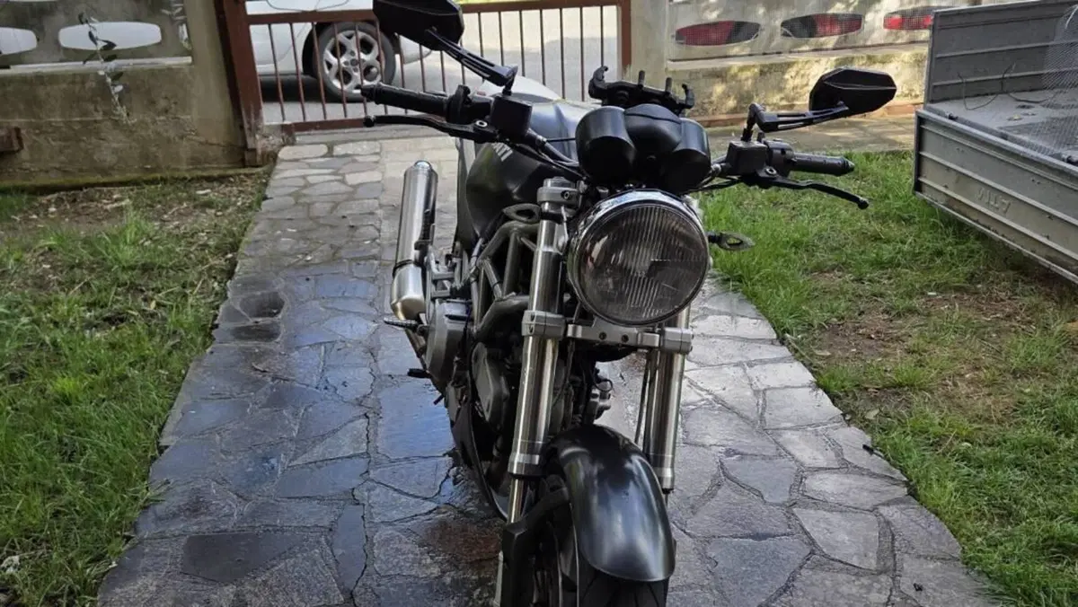Ducati Monster 620 Dark (2003 - 06)  (6)