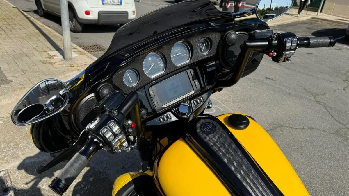 Harley-Davidson 1800 Street Glide (2014 - 15) - FLHXSE 