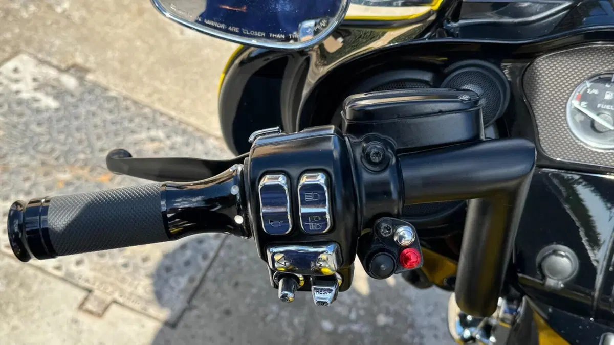Harley-Davidson 1800 Street Glide (2014 - 15) - FLHXSE  (4)