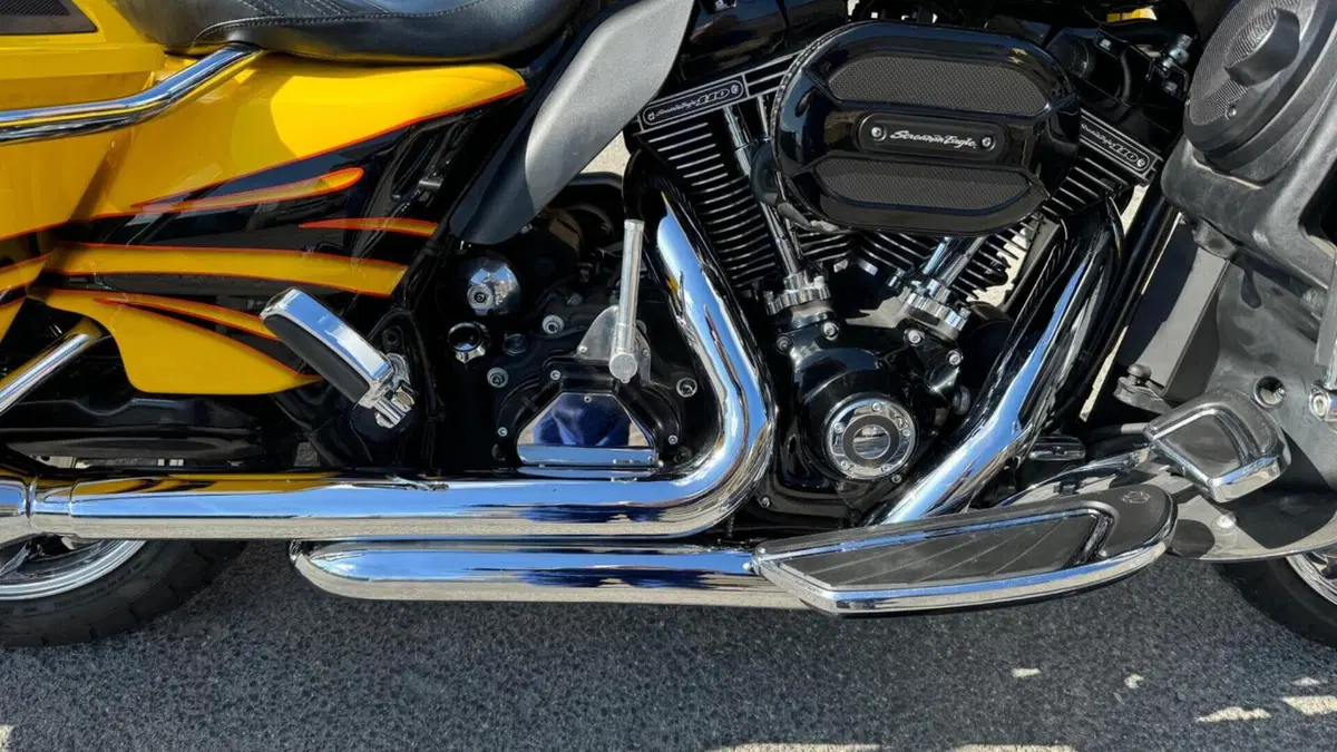 Harley-Davidson 1800 Street Glide (2014 - 15) - FLHXSE  (8)