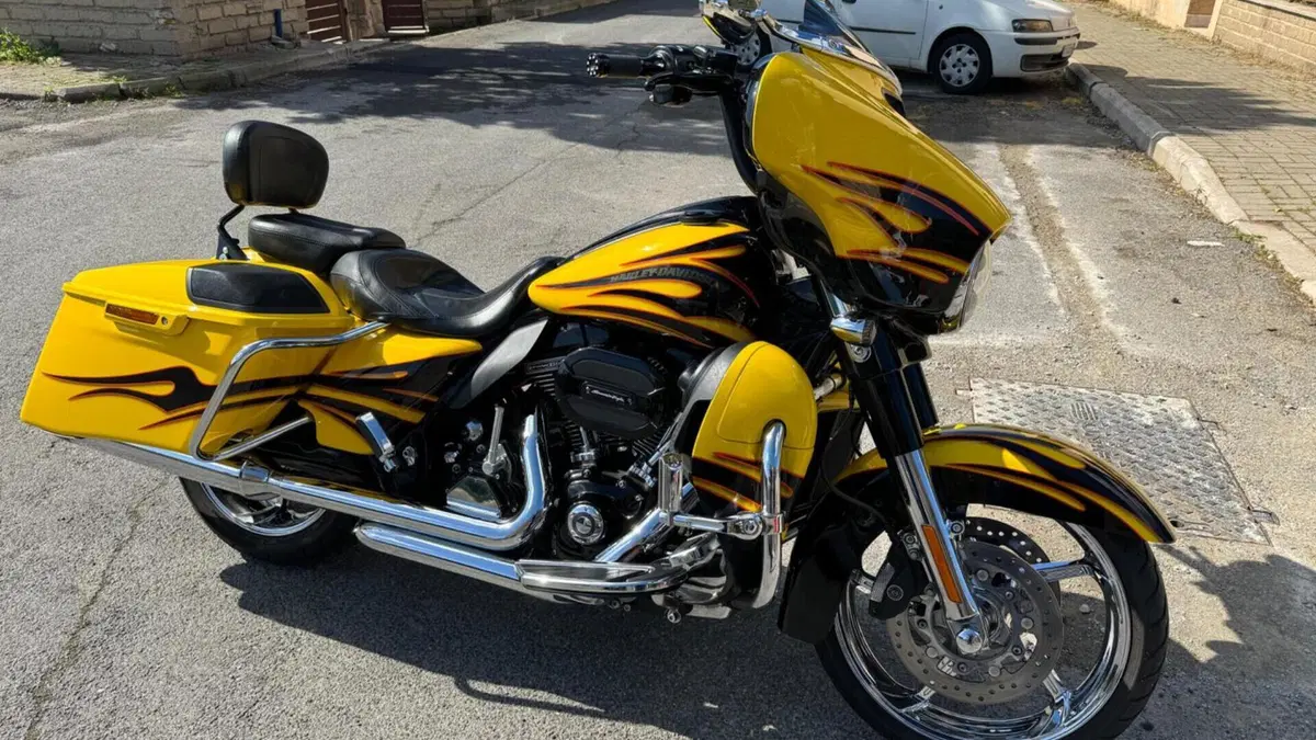 Harley-Davidson 1800 Street Glide (2014 - 15) - FLHXSE  (12)