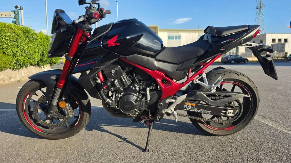 Honda CB 750 Hornet (2023 - 24)  (2)