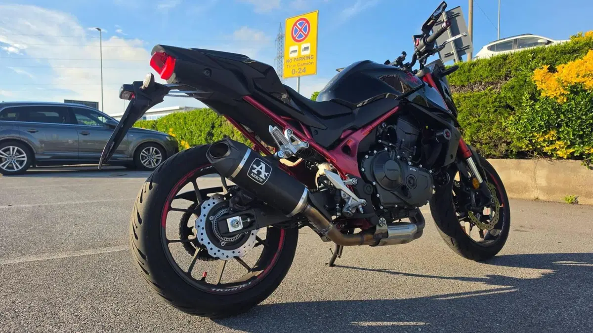 Honda CB 750 Hornet (2023 - 24)  (6)