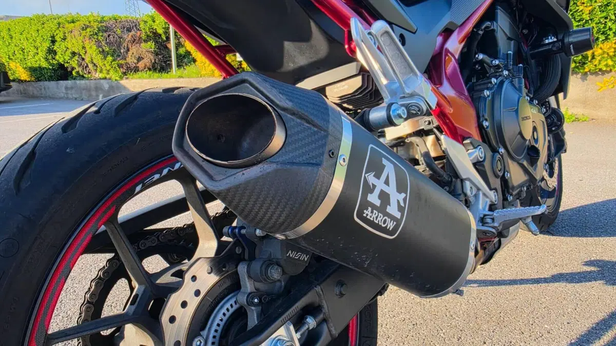 Honda CB 750 Hornet (2023 - 24)  (8)