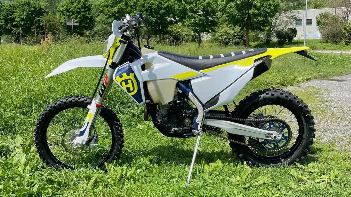 Husqvarna FE 250 (2023)  (2)