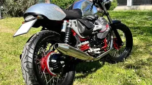 Moto Guzzi V7 Racer (2012 - 14)  (9)