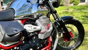 Moto Guzzi V7 Racer (2012 - 14)  (12)
