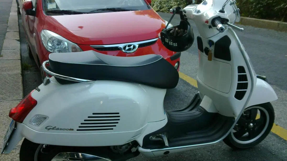 Vespa GTS 300 Super (2008 - 16)  (2)