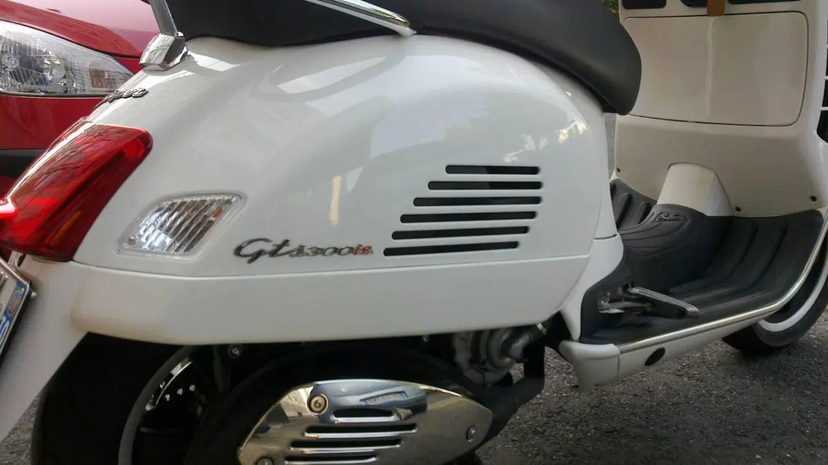 Vespa GTS 300 Super (2008 - 16)  (3)