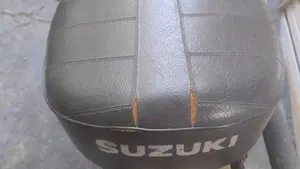 Suzuki   (6)