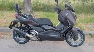 Yamaha X-Max 300 Tech Max (2021 - 24)  (2)