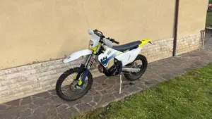 Husqvarna FE 350 (2024)  (6)