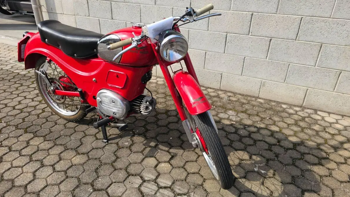 Moto Guzzi   (2)