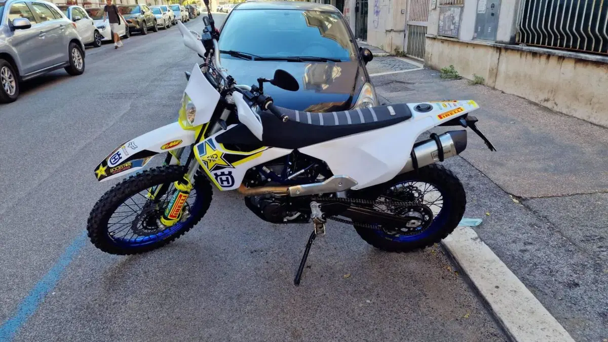 Husqvarna 701 Enduro (2021)  (2)
