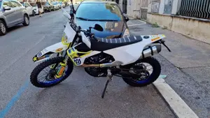 Husqvarna 701 Enduro (2021)  (2)