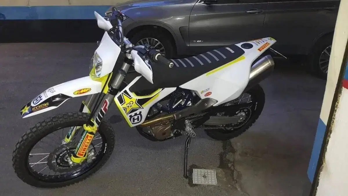 Husqvarna 701 Enduro (2021)  (5)