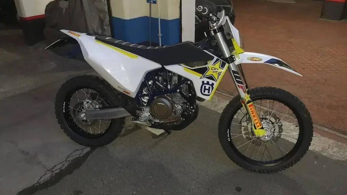 Husqvarna 701 Enduro (2021)  (6)