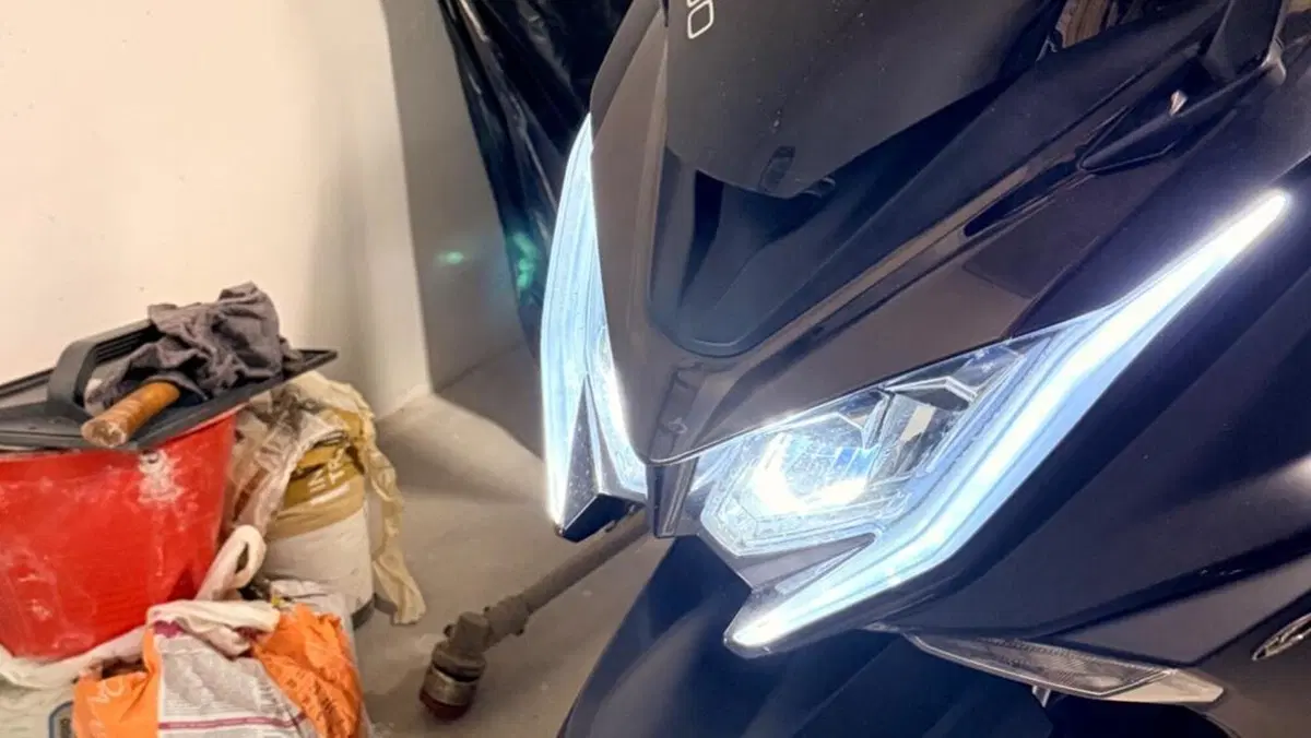 Kymco AK 550 (2020)  (2)