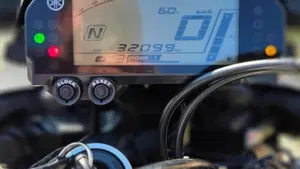 Yamaha MT-10 (2017 - 20)  (6)