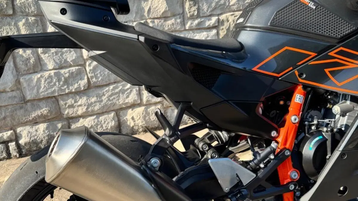 KTM 990 RC R (2026)  (5)