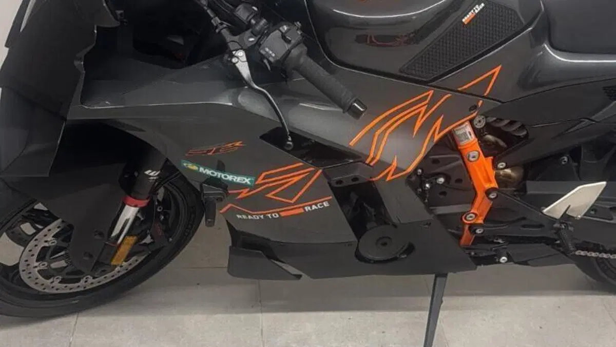 KTM 990 RC R (2026)  (9)
