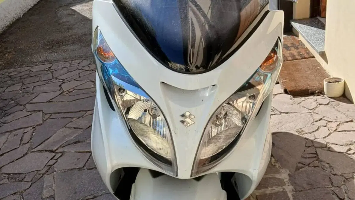 Suzuki Burgman AN 400 Lux ABS (2012 - 17)  (4)