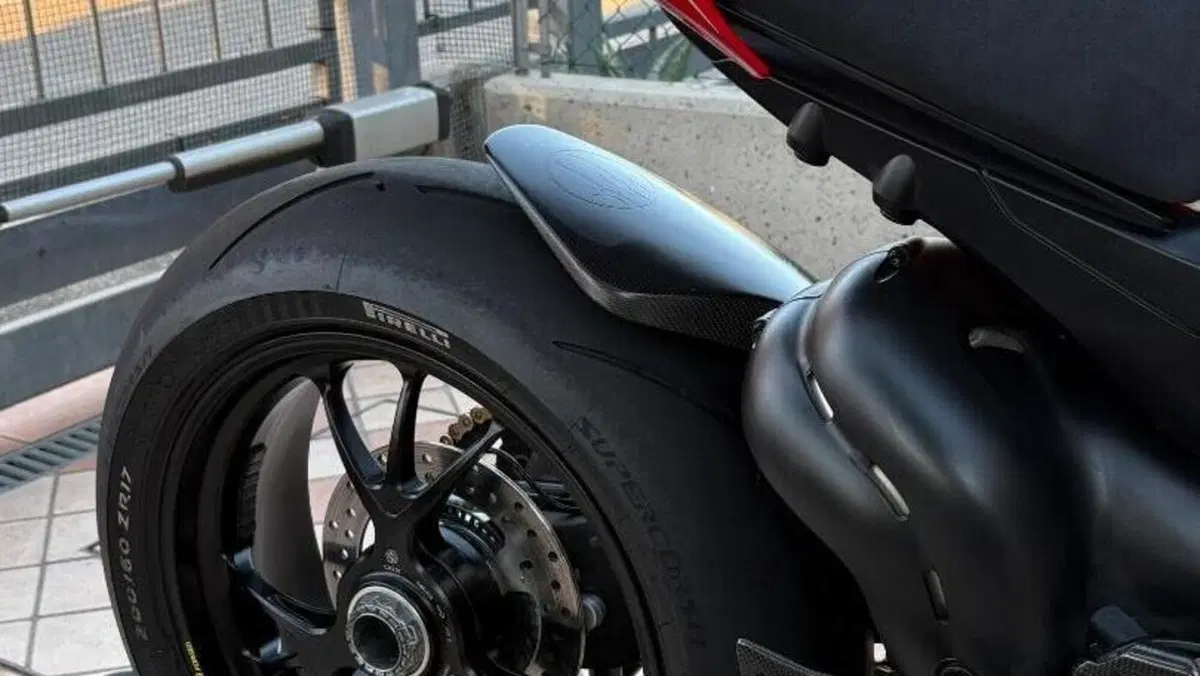 Ducati Streetfighter V4 1100 S (2020)  (9)