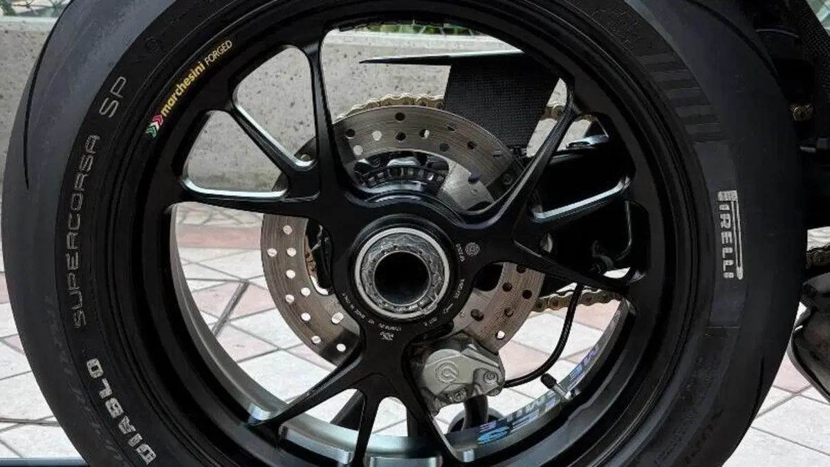 Ducati Streetfighter V4 1100 S (2020)  (13)