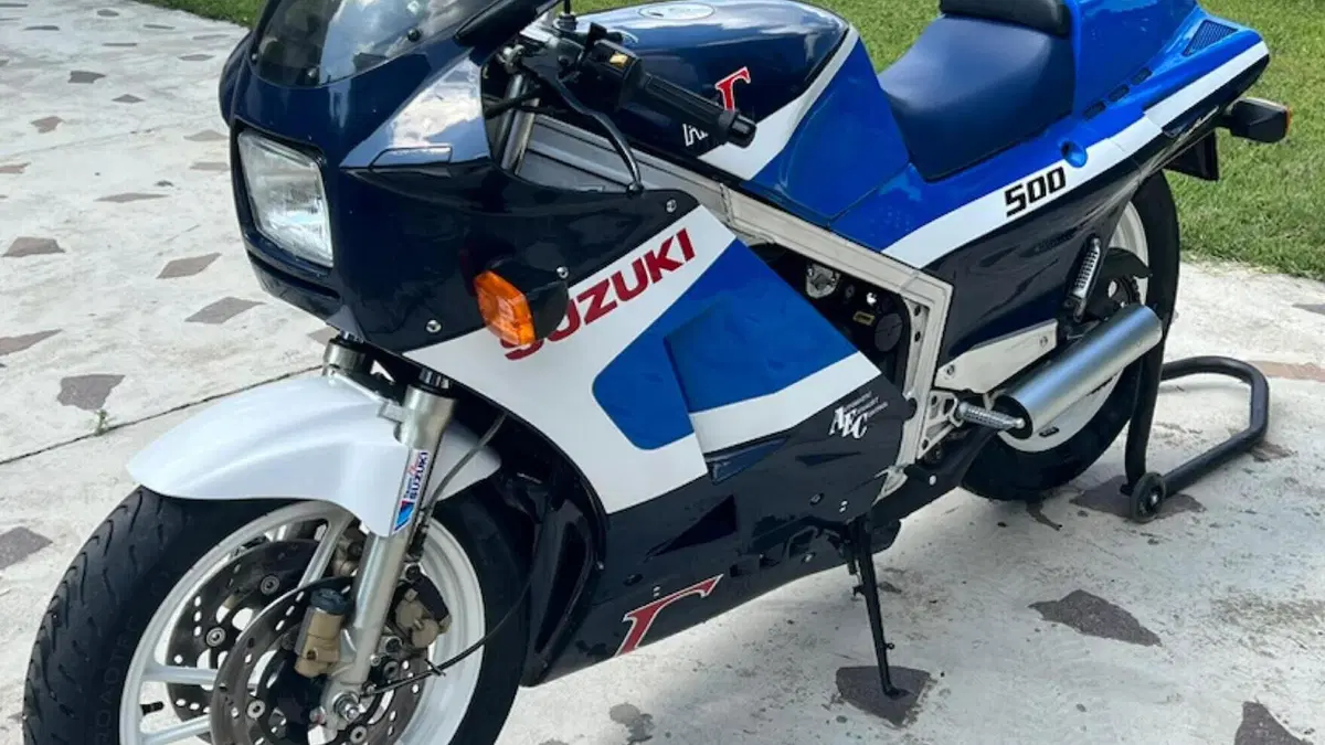 Suzuki RG 500 R (1985 - 88)  (2)