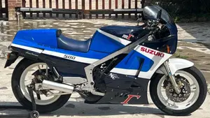 Suzuki RG 500 R (1985 - 88)  (3)