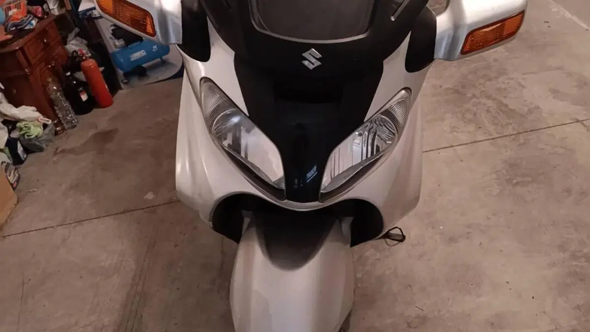 Suzuki Burgman AN 650 (2002 - 03)  (11)