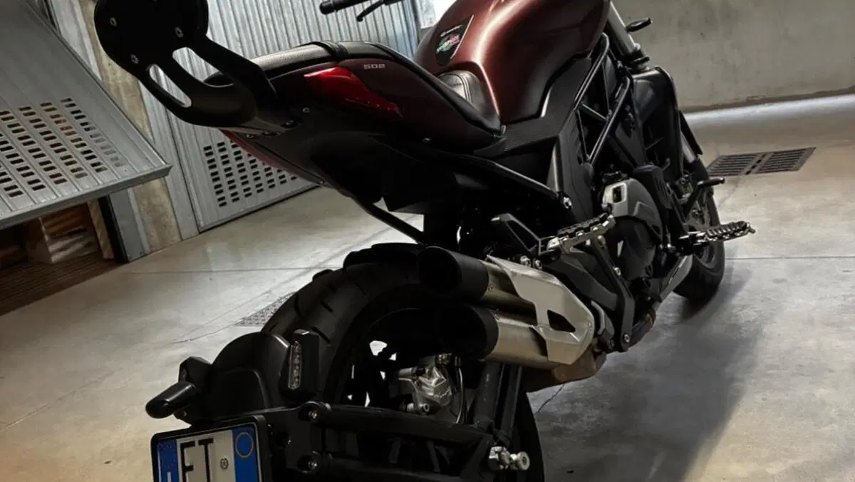 Benelli 502 C (2019 - 20)  (6)
