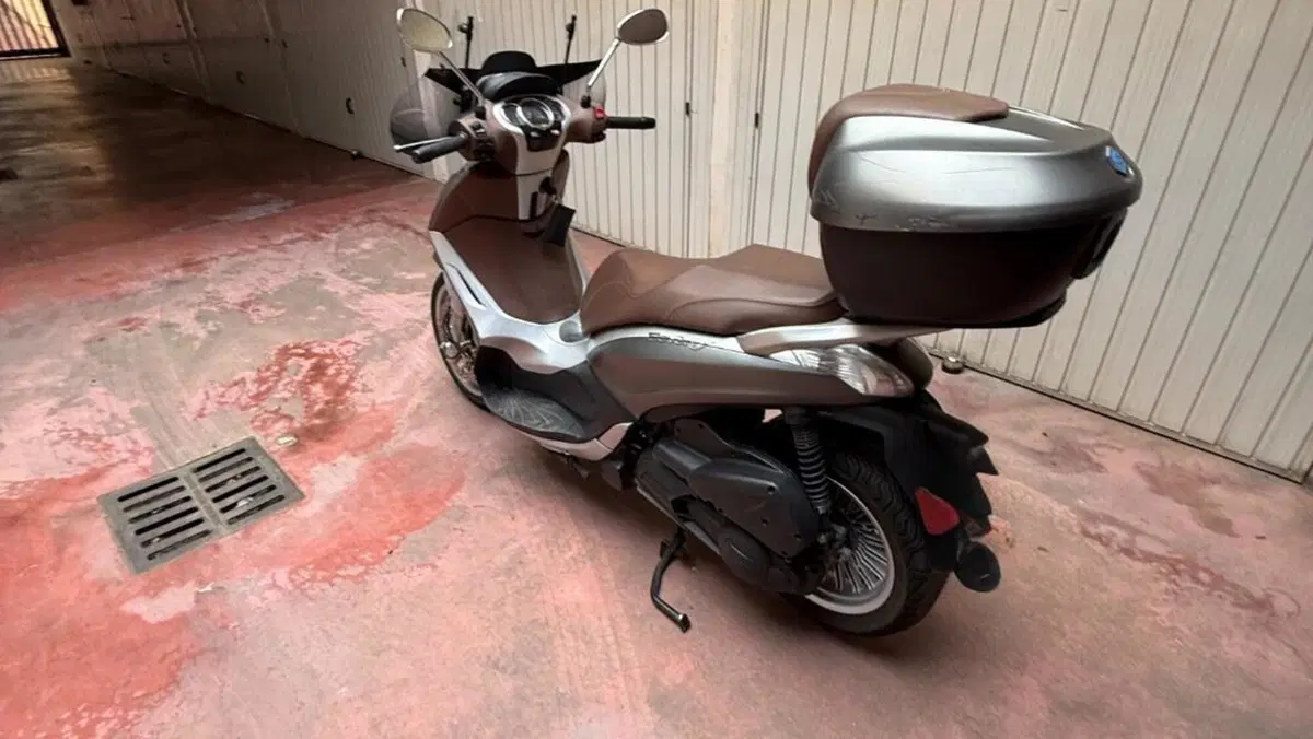 Piaggio Beverly 300 S i.e. ABS-ASR (2016 - 20)  (2)