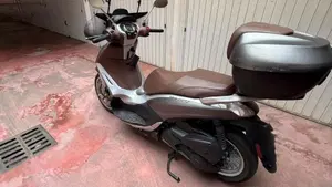 Piaggio Beverly 300 S i.e. ABS-ASR (2016 - 20)  (6)