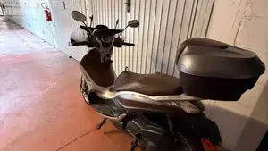 Piaggio Beverly 300 S i.e. ABS-ASR (2016 - 20)  (9)