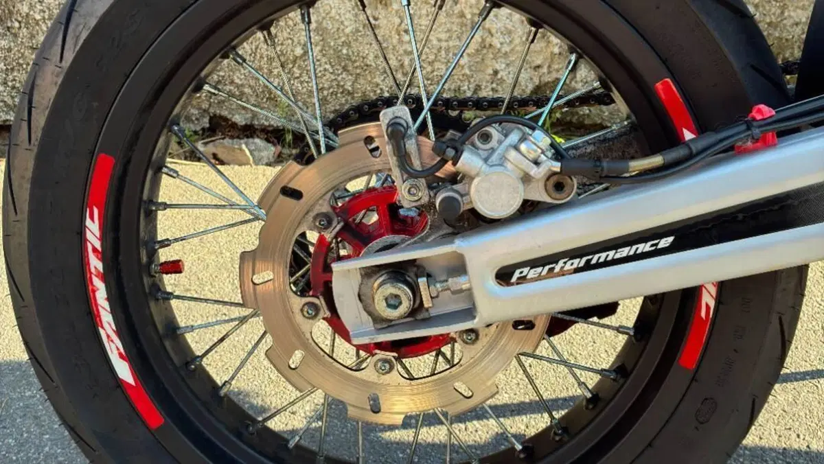 Fantic Motor Motard 125 M Performance 4t (2019)  (8)