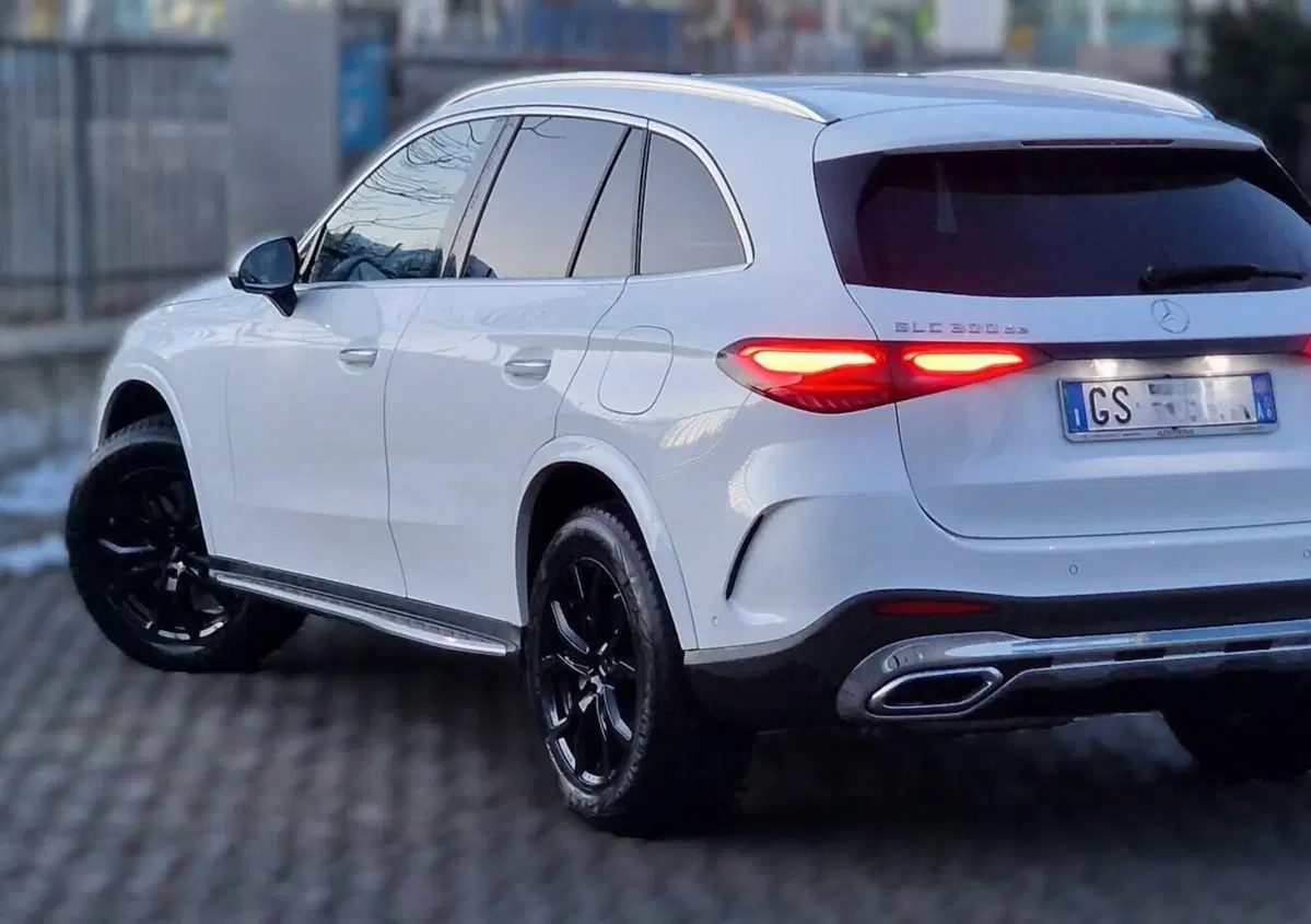 Mercedes-Benz GLC SUV 300 de phev AMG Line Advanced Plus 4matic auto (5)