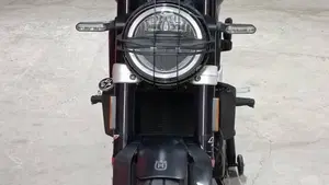 Husqvarna Svartpilen 401 (2021 - 23)  (4)