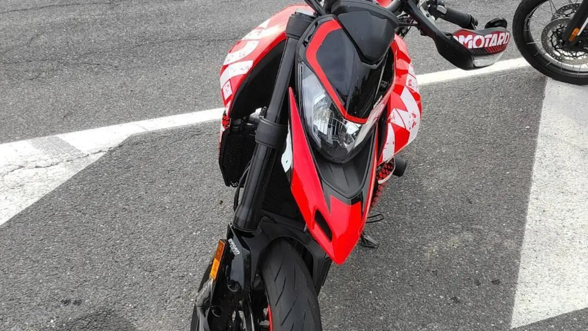 Ducati Hypermotard 950 RVE (2022 - 25)  (2)