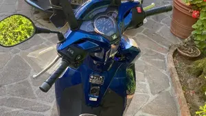 Honda SH 300 i ABS (2016 - 20)  (2)