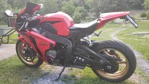 Honda CBR 1000 RR Fireblade (2008 - 11)  (3)