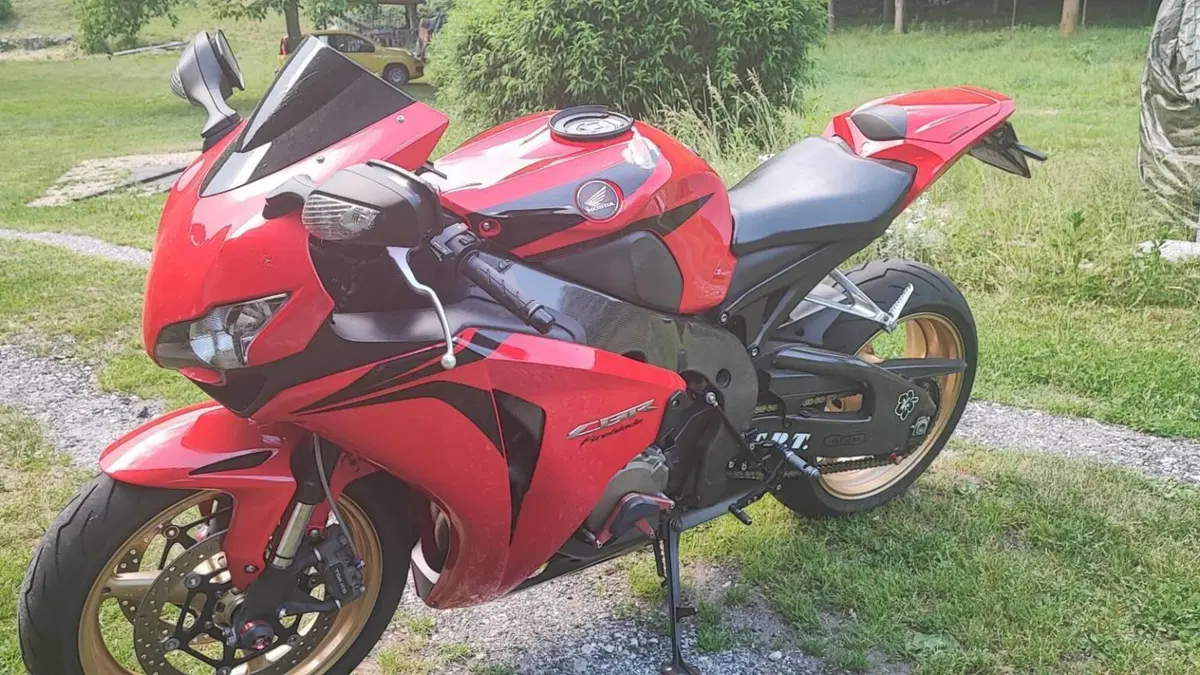 Honda CBR 1000 RR Fireblade (2008 - 11)  (5)