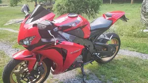 Honda CBR 1000 RR Fireblade (2008 - 11)  (5)