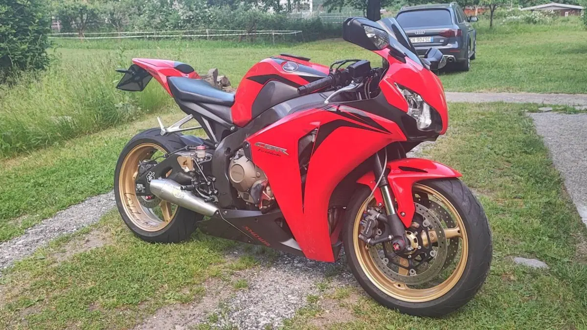 Honda CBR 1000 RR Fireblade (2008 - 11)  (7)