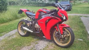 Honda CBR 1000 RR Fireblade (2008 - 11)  (7)