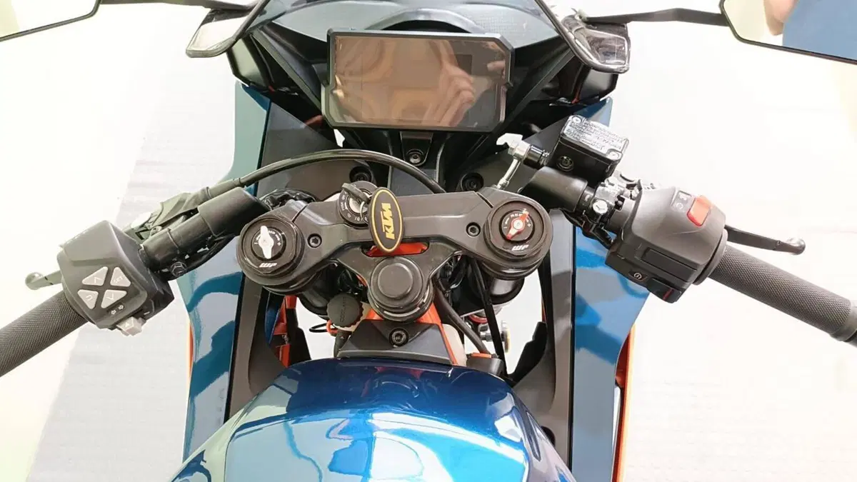 KTM RC 390 (2022 - 26)  (4)