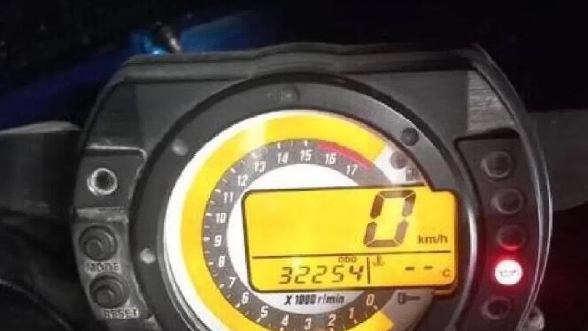 Kawasaki Ninja 636 ZX-6R (2005 - 06)  (4)
