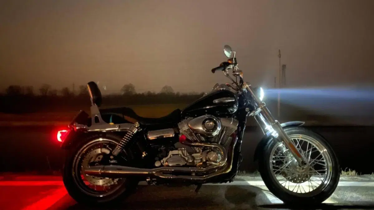 Harley-Davidson 1584 Super Glide Custom (2008 - 13) - FXDC 