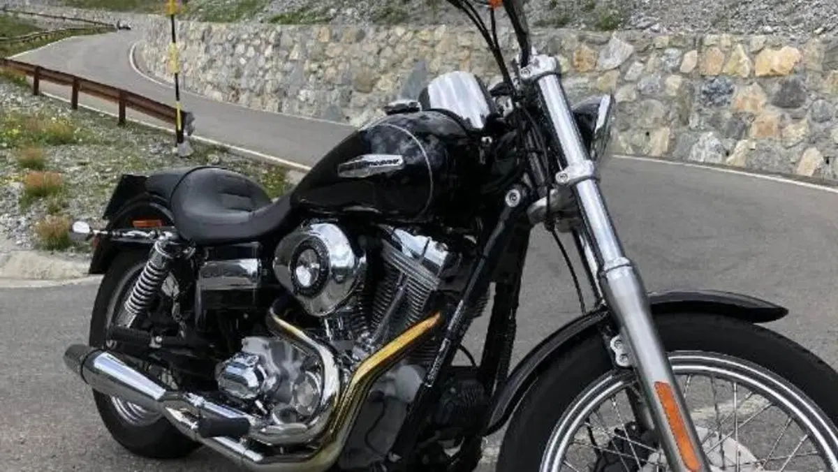 Harley-Davidson 1584 Super Glide Custom (2008 - 13) - FXDC  (4)